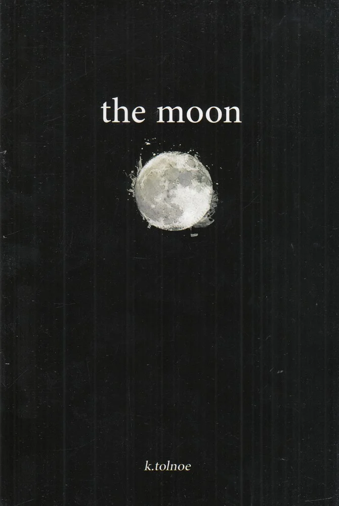 جلد The moon: ماه